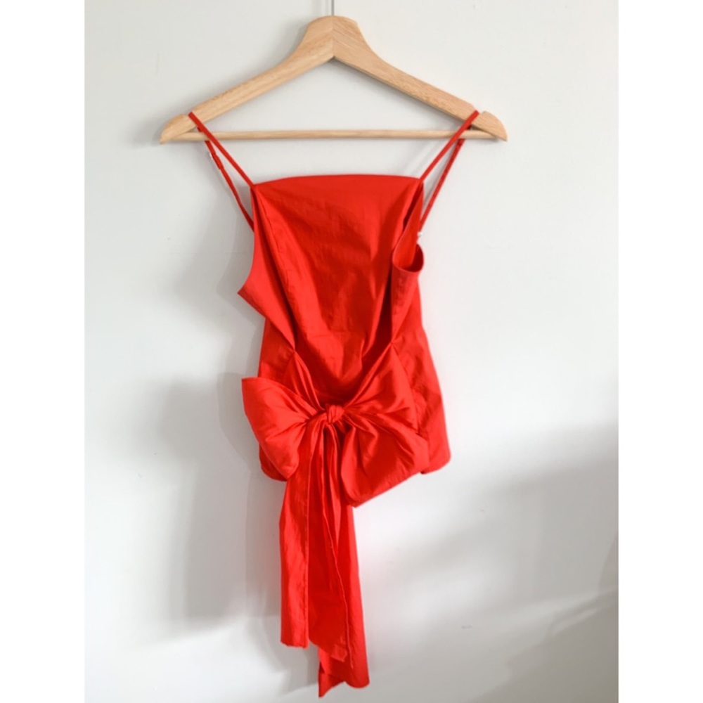 Red Venus tie wrap top